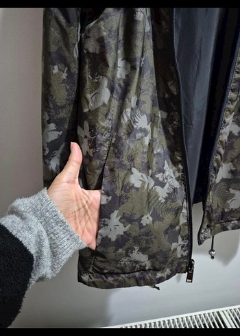 Çift Taraflı Desenli Yağmurluk - Görsel 3