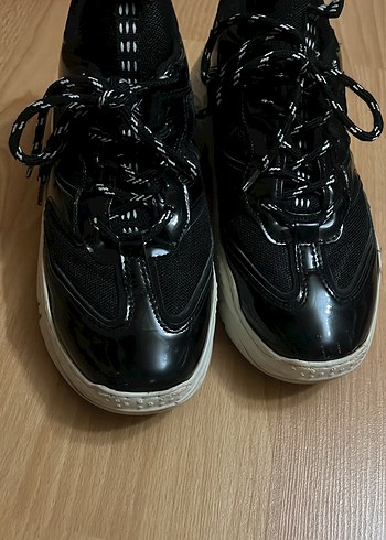 Siyah spor ayakkabı - Görsel 2