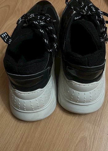 Siyah spor ayakkabı - Görsel 3
