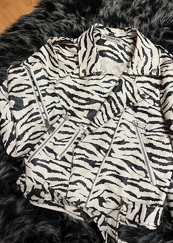 Zebra Desenli Kadın Suni Ceket - Görsel 3