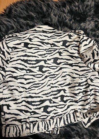Zebra Desenli Kadın Suni Ceket - Görsel 2
