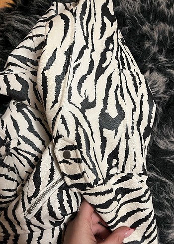 Zebra Desenli Kadın Suni Ceket - Görsel 6