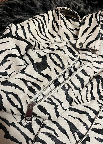Zebra Desenli Kadın Suni Ceket - Görsel 4