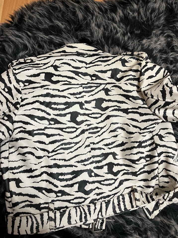 Zebra Desenli Kadın Suni Ceket - Görsel 2