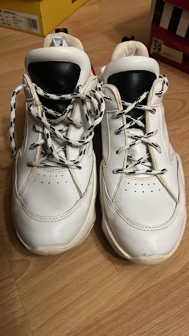 Beyaz Bağcıklı Kadın Spor Ayakkabı - Görsel 2