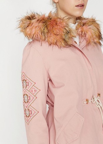 Pembe Nakışlı Kapüşonlu Kadın Ceket - Görsel 3