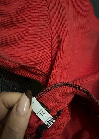 Kırmızı Sokak Stili Köpek Kıyafeti - Görsel 2