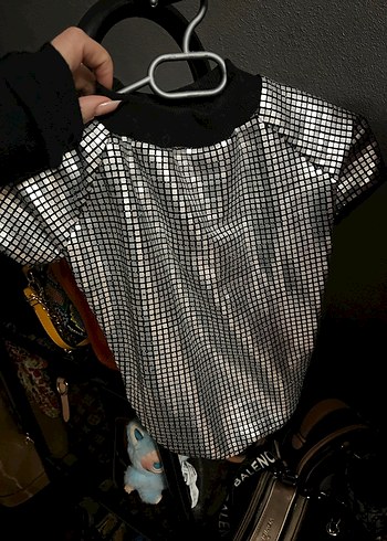 Parlak Gri Pullu Sokak Stili Köpek Kıyafeti - Görsel 3