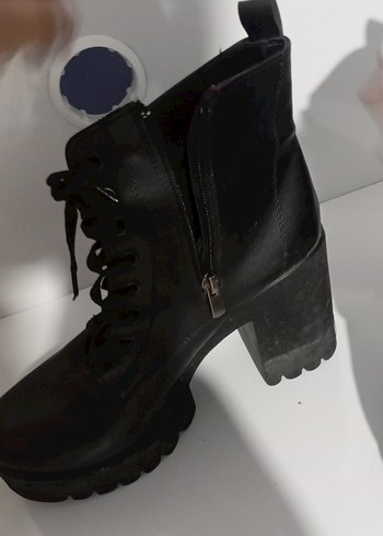 Siyah Kemerli Gotik Topuklu Kadın Botları - Görsel 5