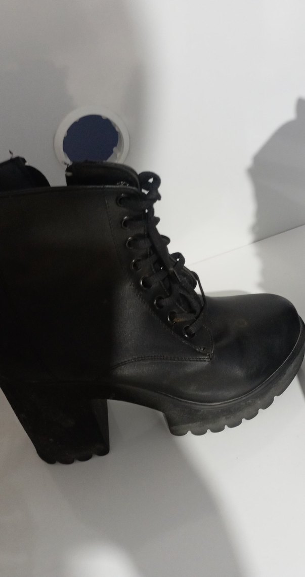 Siyah Kemerli Gotik Topuklu Kadın Botları - Görsel 4