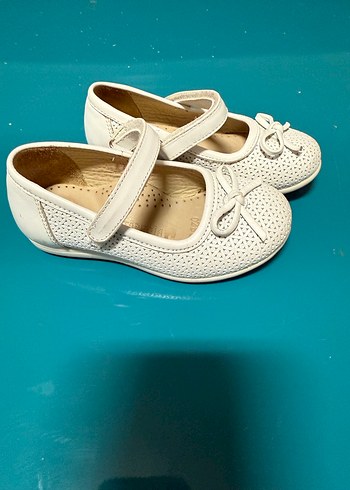 Beyaz Kız Çocuk Nakışlı Babet Ayakkabı - Görsel 2