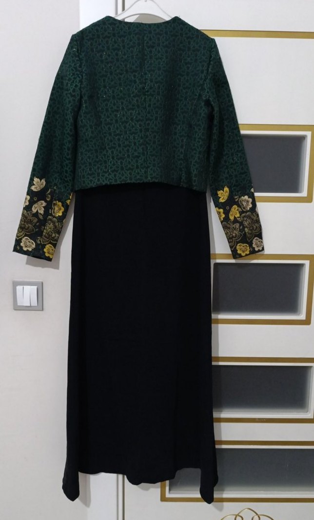 Çiçek İşlemeli Uzun Kadın Elbise - Görsel 2