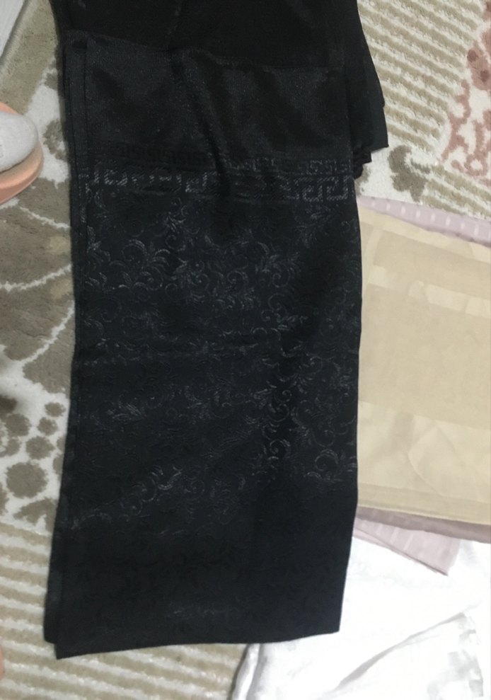 Kadın Siyah Saten Desenli Şal 4 tane - Görsel 2