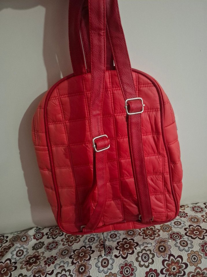 Kırmızı Fermuarlı Kadın Sırt Çantası - Görsel 3