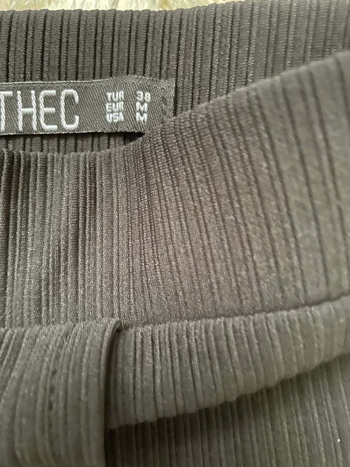 Fermuarlı Siyah etekli şort - Görsel 3