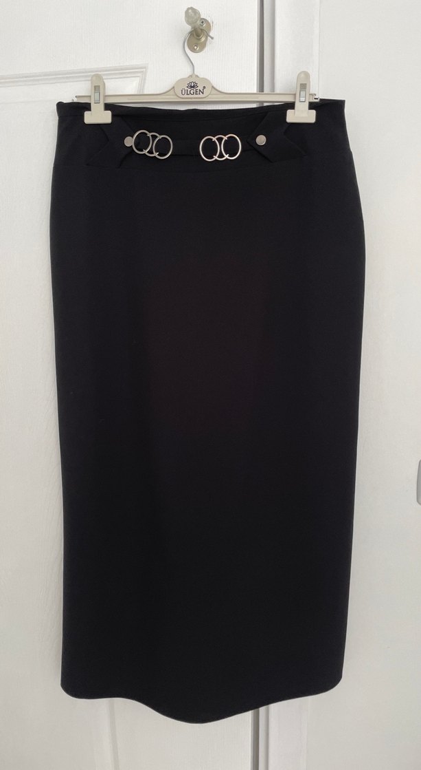 Siyah Midi Kadın Etek - Kemerli, Düz Kesim - Görsel 2