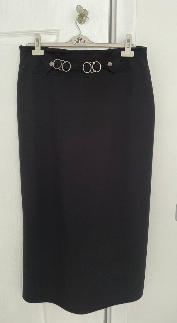 Siyah Midi Kadın Etek - Kemerli, Düz Kesim - Görsel 3