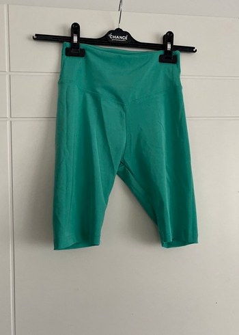 Parlak Yeşil Kadın Bermuda Şort - Görsel 2