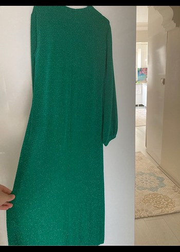 Yeşil Piliseli Taşlı Uzun Kollu Uzun Elbise - Görsel 2