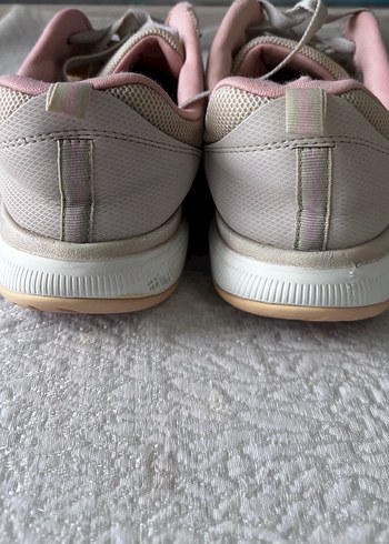 pembe ve Gri Skechers Spor Ayakkabı - Görsel 2