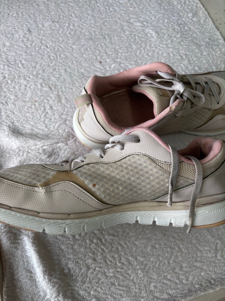 pembe ve Gri Skechers Spor Ayakkabı - Görsel 3