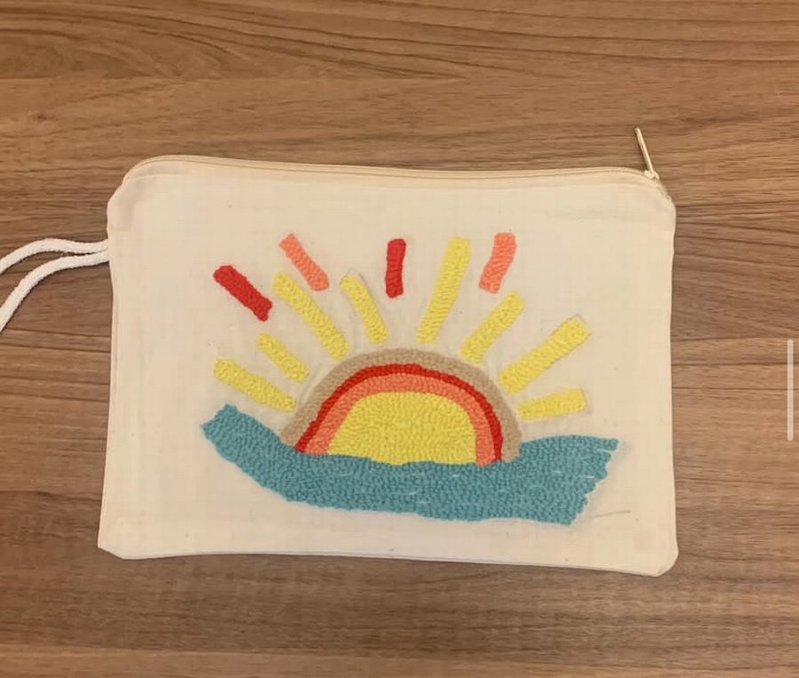 Punch Nakışlı Kadın El Çantası - Görsel 3