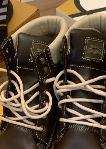 Slazenger Kahverengi Erkek Bağcık - Sokak Stili
43 numara - Görsel 3