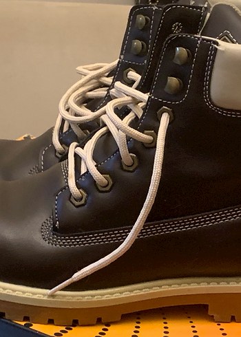 Slazenger Kahverengi Erkek Bağcık - Sokak Stili
43 numara - Görsel 5