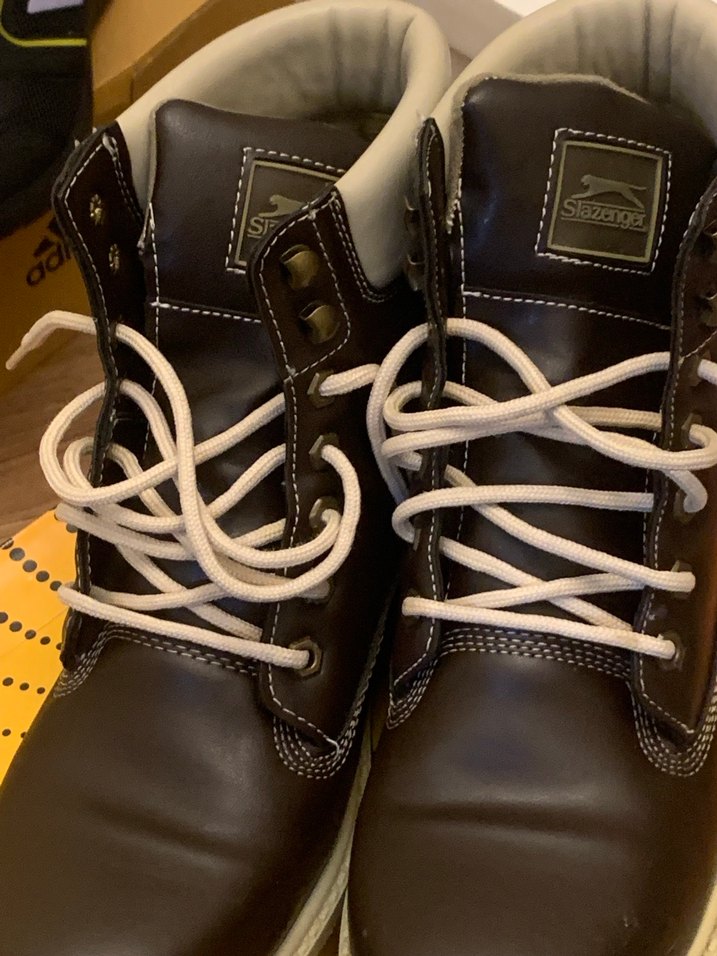 Slazenger Kahverengi Erkek Bağcık - Sokak Stili
43 numara - Görsel 4