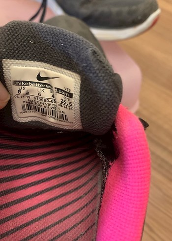 Pembe Leopar Detaylı Siyah Kadın Spor Ayakkabı - Görsel 3