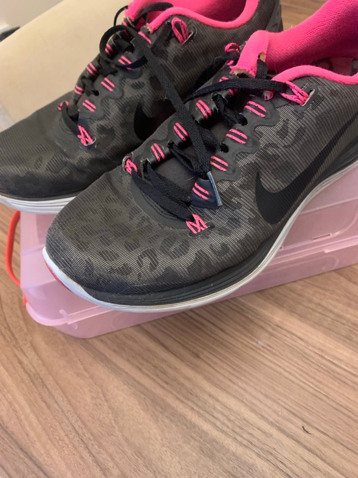 Pembe Leopar Detaylı Siyah Kadın Spor Ayakkabı - Görsel 2