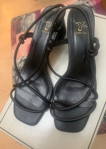 Siyah deri Topuklu Sandalet 40 numara - Görsel 4