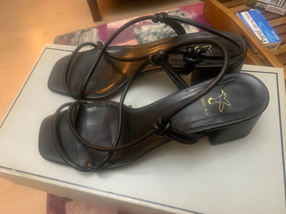 Siyah deri Topuklu Sandalet 40 numara - Görsel 2