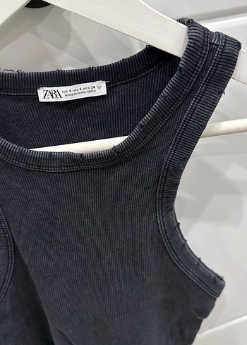 Siyah Yüksek Yakalı Kolsuz Kadın Atlet - Görsel 3