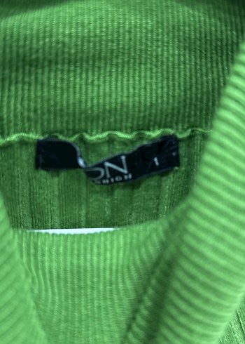 Yeşil Kısa Kollu Boğazlı Triko Kazak - Görsel 2