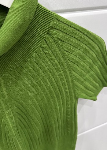 Yeşil Kısa Kollu Boğazlı Triko Kazak - Görsel 3