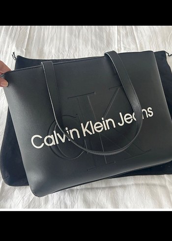 Calvin Klein Kadın Deri Siyah Çanta