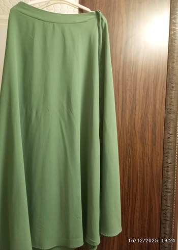 Yeşil Drapeli Uzun Kadın Elbisesi - Görsel 11