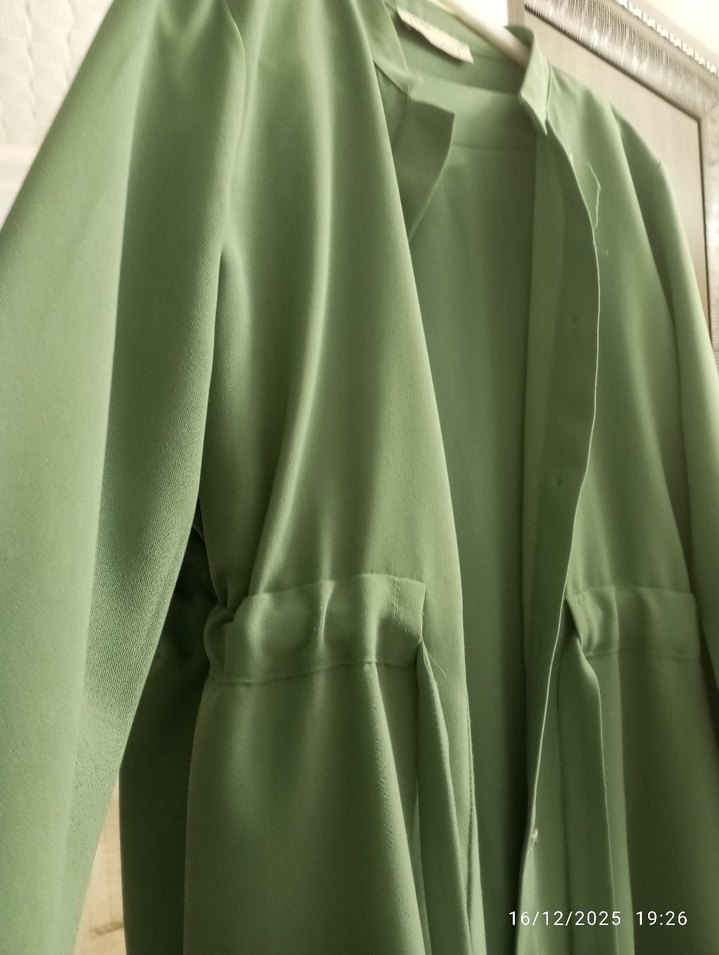 Yeşil Drapeli Uzun Kadın Elbisesi - Görsel 4