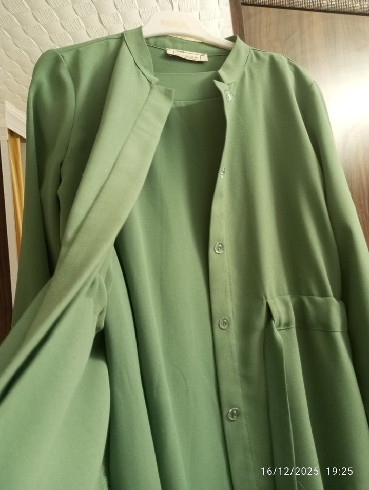 Yeşil Drapeli Uzun Kadın Elbisesi - Görsel 2