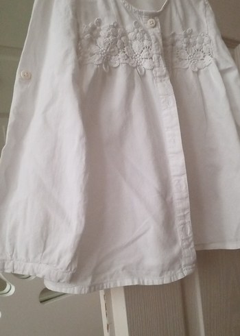 Kız Çocuk Beyaz Düğmeli Keten Gömlek - Görsel 4