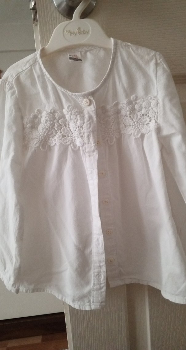 Kız Çocuk Beyaz Düğmeli Keten Gömlek - Görsel 2