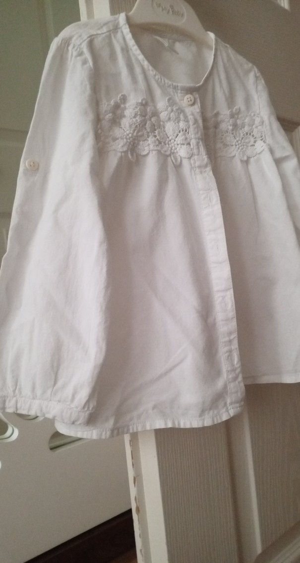 Kız Çocuk Beyaz Düğmeli Keten Gömlek - Görsel 4