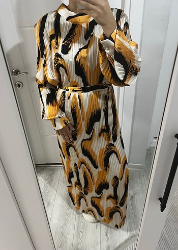 V Yaka Uzun Kollu Pilili Kahverengi Elbise - Görsel 3