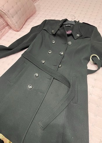 Düğme Detaylı Siyah Kaban - Görsel 4