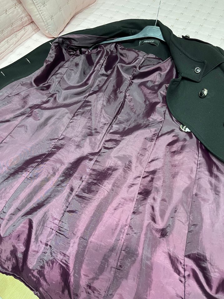 Düğme Detaylı Siyah Kaban - Görsel 5