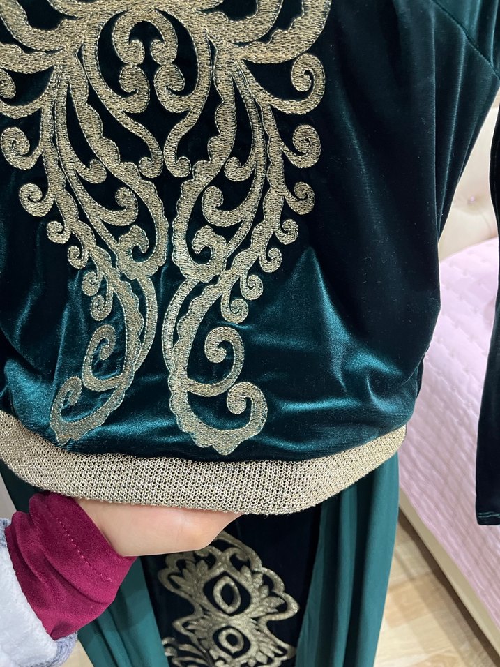 Dantel Detaylı Yeşil Nakışlı Uzun Kadın Elbise - Görsel 4