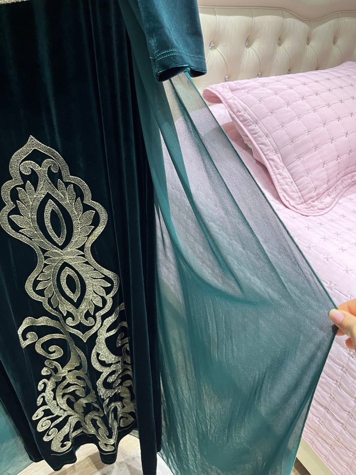 Dantel Detaylı Yeşil Nakışlı Uzun Kadın Elbise - Görsel 3