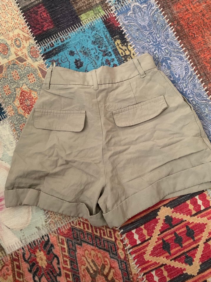 Zara Bohem Tarzı Bej Yüksek Bel Keten Şort - Görsel 3