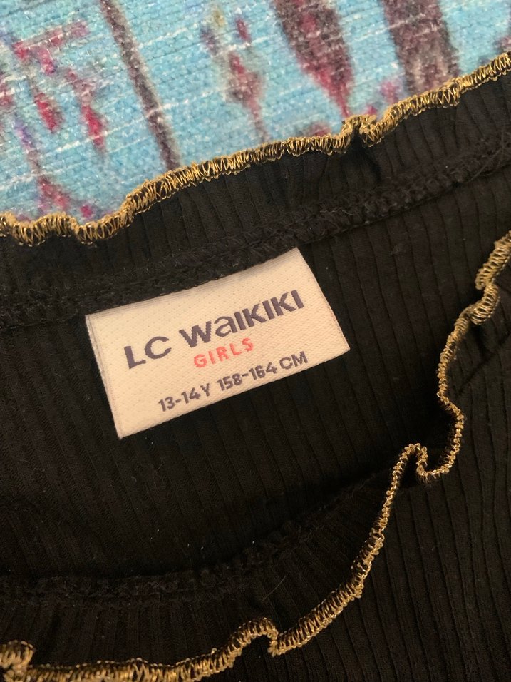 Kız Çocuk Siyah Fırfırlı omuz dekolte Kısa Kollu Tişört - Görsel 3